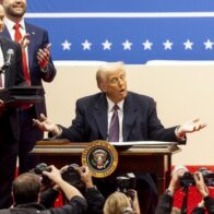Trump dice que sigue situación en Venezuela "con mucho interés" y no quiere "su petróleo"