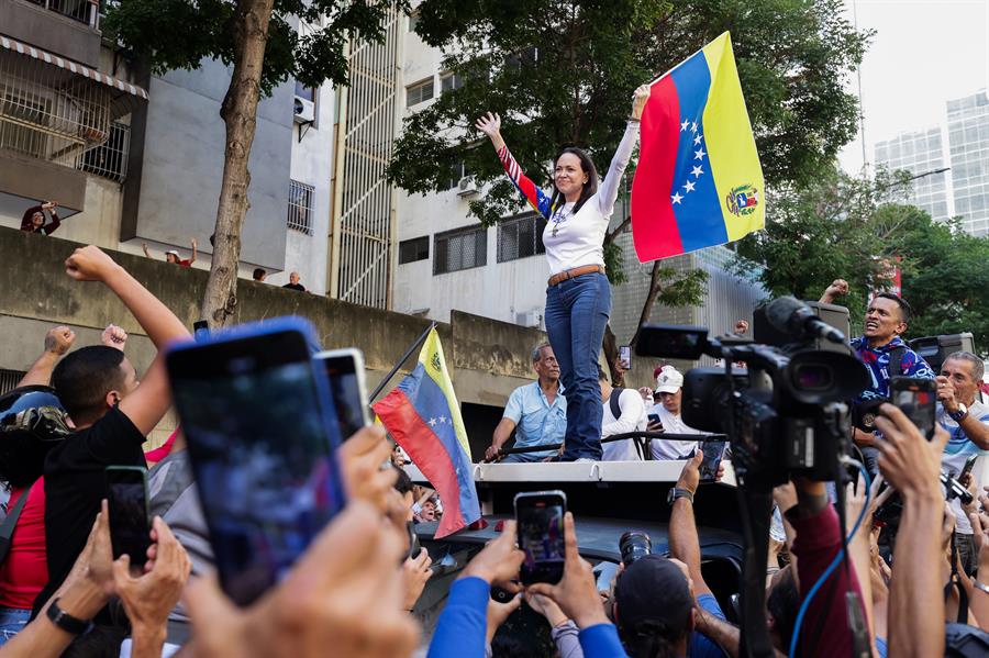 Paraguay condena "secuestro" de Machado, que considera "atentado" a libertad de expresión