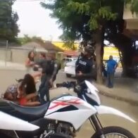 Policía y ciudadanos protagonizan enfrentamiento en Santiago