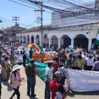 Sectores de Bolivia se movilizan contra una ley que autoriza la confiscación de mercadería