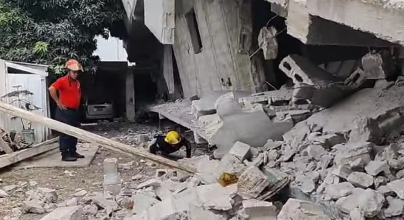 Tres personas muertas y dos heridas tras derrumbe en edificación de La Romana 