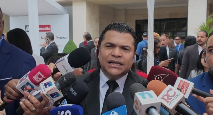 Tobías Crespo espera Abinader explique en rendición de cuentas qué ha pasado con dinero de Aerodom