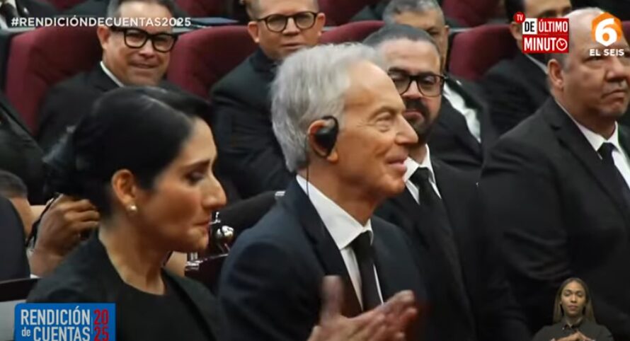 Exprimer ministro del Reino Unido, Tony Blair, presente en discurso de rendición de cuentas de Abinader