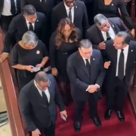 Yayo Sanz Lovatón y sus seguidores.