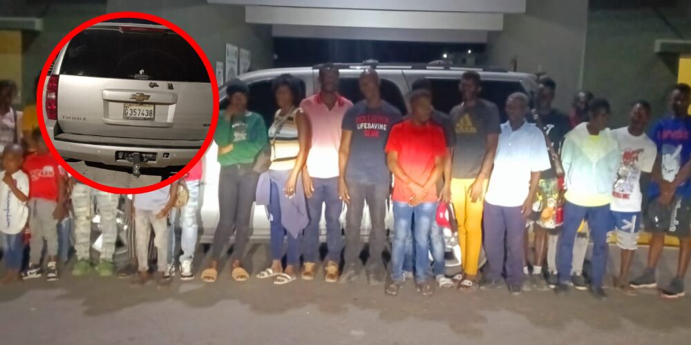 En Pedernales Ejército detiene otra jeepeta con 21 ciudadanos haitianos