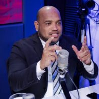 Jonatan Familia pide al nuevo ministro de Educación "casarse con la gloria"