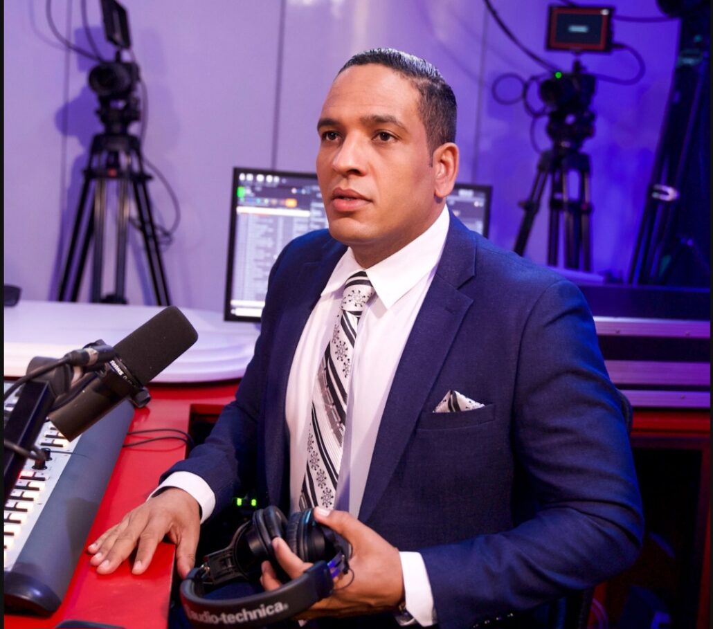 Hansel García llama "simulador y arribista" al senador Antonio Taveras