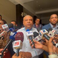 Raposo critica cambios en el gobierno, dice funcionarios debieron enfrentar consecuencias legales