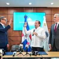 José Ignacio Paliza juramenta a Eddy Olivares como Ministro de Trabajo