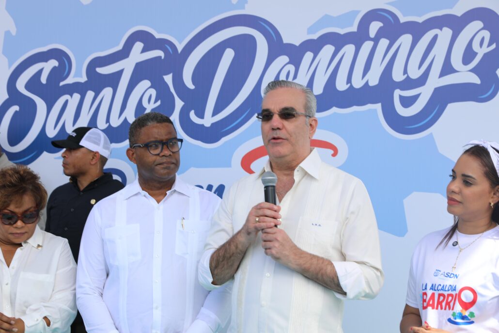 Presidente Abinader lanza en SDN programa "El Gobierno Contigo"