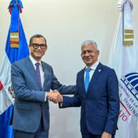 Presidente del Senado visita al ministro de Trabajo Eddy Olivares