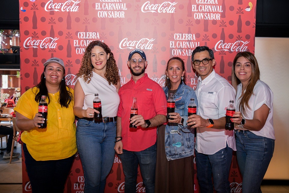 Coca-Cola celebra la cultura dominicana con su apoyo al Carnaval Vegano 2025
