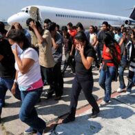 Venezuela recibe a detenidos en El Salvador y libera a presos tras inédito canje con EEUU