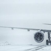 Tres heridos críticos, incluido un niño, en el accidente de un avión en Toronto