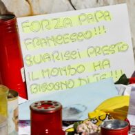 El papa requiere menos flujo de oxígeno en su terapia después de 32 días hospitalizado