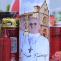 El papa Francisco se encuentra estable después de días críticos
