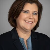Ministra de Islandia dimite tras revelarse relación con adolescente