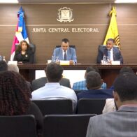 JCE presenta proyecto de renovación de la cédula a organizaciones políticas