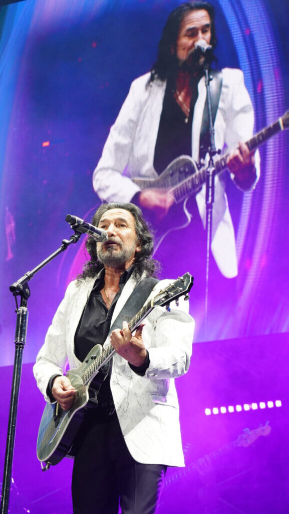 Marco Antonio Solís vuelve a conquistar a Santo Domingo en una noche de romance y nostalgia