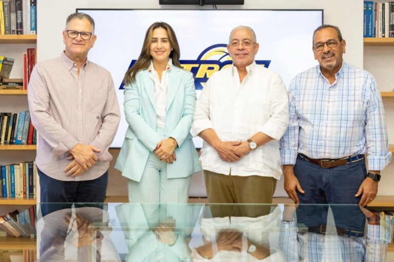 De izquierda a derecha Joselito Urena Juliana Ramia Rovin Rodriguez y Tito Ventura | Noticias de hoy en De Último Minuto
