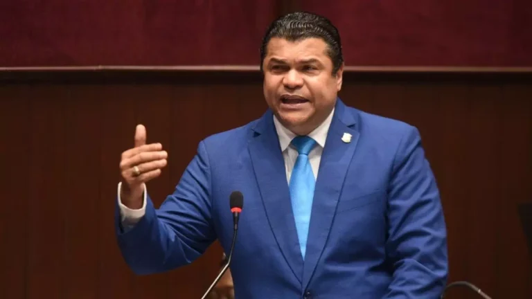 Tobías Crespo reintroduce proyecto de ley para reducir un 75 % multas de tránsito