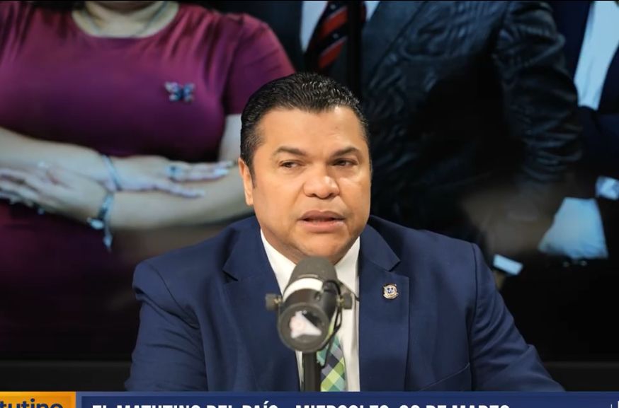 Tobias Crespo afirma que "nadie quiere imponer a Peñita en la Secretaría General de la Fuerza del Pueblo"