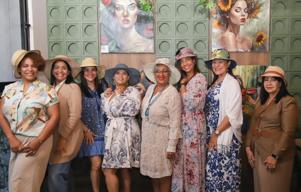 "Mujeres Por Más" celebra encuentro en conmemoración al Mes de la Mujer y aborda problemática sobre violencia de género
