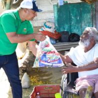 CEED realiza amplio operativo de entrega de kits de raciones crudas en Azua y Barahona