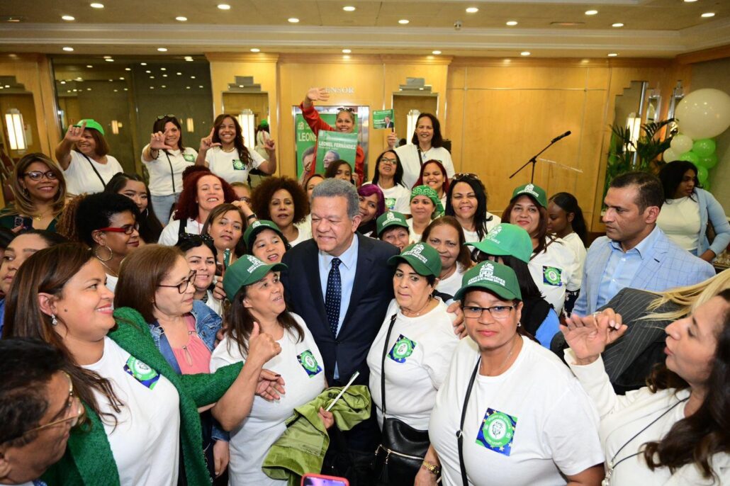Leonel destaca a las mujeres dominicanas como "el corazón de la nación" y reafirma su compromiso con la igualdad