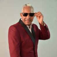 Elvis Liriano Rinde Homenaje al Chaval de la Bachata con “El Golpe Avisa” en Versión Merengue Típico