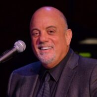 Cantante Billy Joel pospone su gira por razones de salud