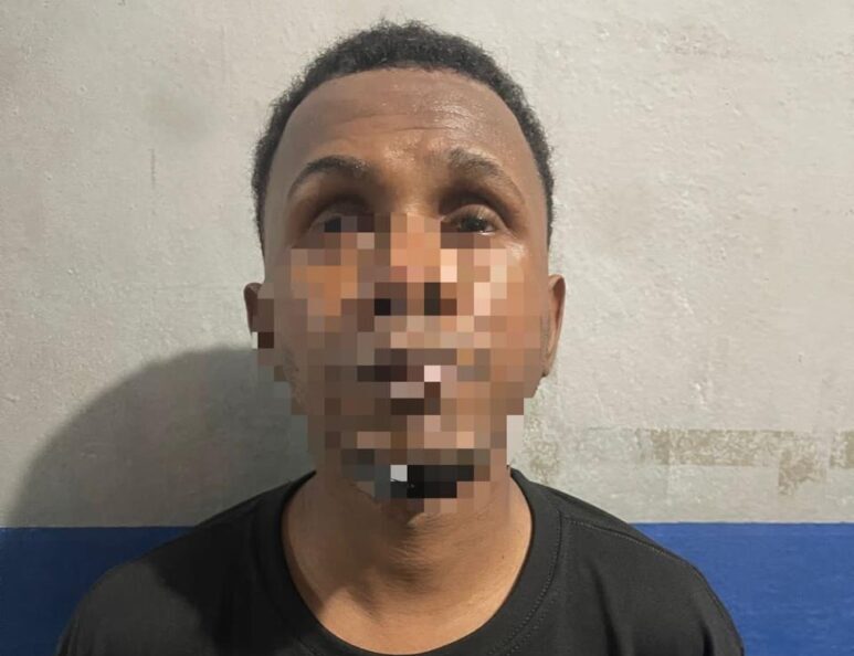 Arrestan a “Satan” por robo de motocicleta y posesión de arma en Santiago