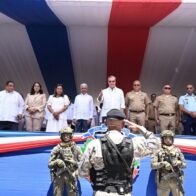 Presidente Abinader encabeza desfile militar en Azua