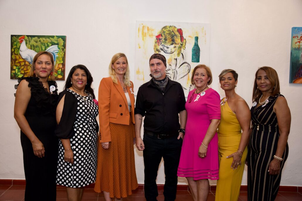 Inauguran la exposición "Arte Solidario" en apoyo a pacientes con cáncer