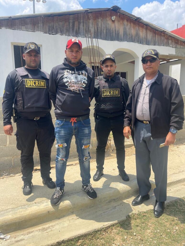 Se entrega hombre acusado asesinar a su expareja en Navarrete