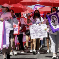 Trabajadoras sexuales piden reconocimiento laboral en marcha por 8M, en centro de México