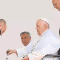 Médico que trató al papa: "Tuvimos que elegir entre dejarlo ir o probar con todo"