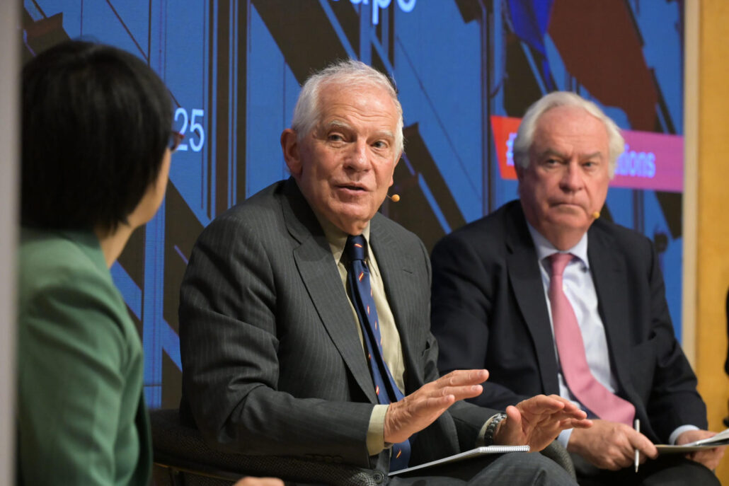 UE y China "no pueden permitirse" seguir enemistados en la era Trump, dice Borrell