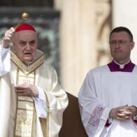 El papa en la misa del Domingo de Resurrección: "Jesús llora las lágrimas de quien sufre"
