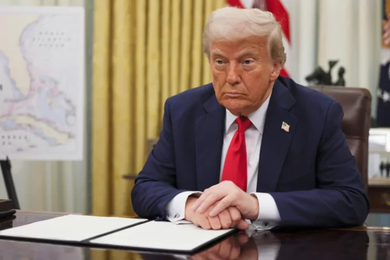 La demanda contra Trump por el cierre de la Voz de América