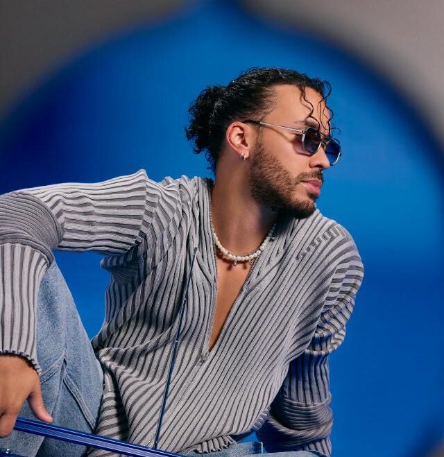 El nuevo sencillo del ídolo global de la bachata, Prince Royce, titulado "How Deep Is Your Love", ya está disponible en todas las plataformas digitales.