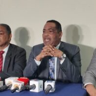 Periodistas dominicanos enfrentan sueldos bajos y empleos precarios, denuncia el SNTP