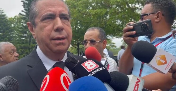 Francisco Javier dice "hay que agarrarse de Dios" para recibir consuelo tras tragedia en Jet Set