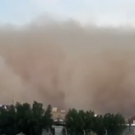 Más de 3.700 hospitalizados en Irak por asfixia debido a una gran tormenta de arena