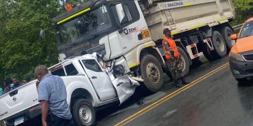 Dos personas pierden la vida en accidente en la autopista Juan Pablo II
