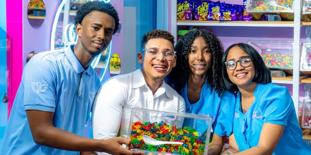 Fénix Mejía inaugura su nuevo proyecto "Zuka & Snacks Internacionales" en San Pedro de Macorís