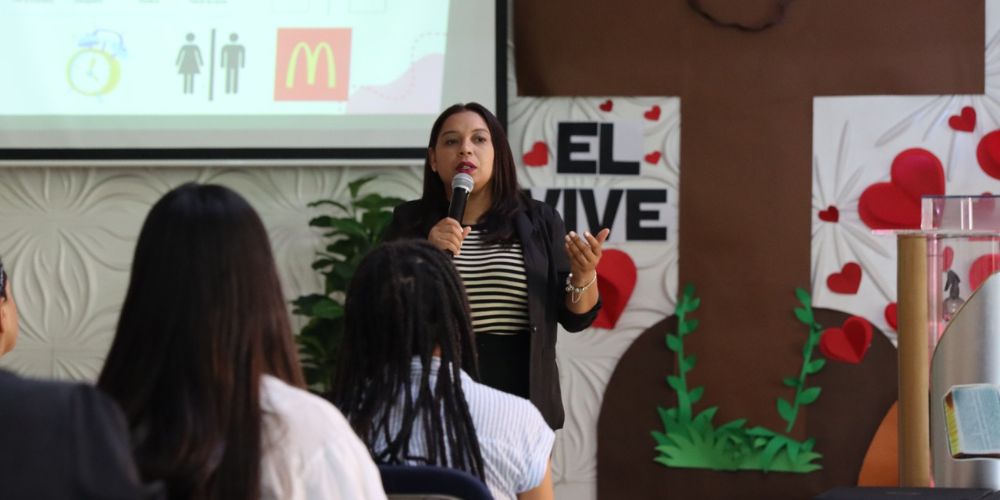 Diversikids imparten taller de autismo para padres y docente en SDN