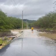 Comunidad de Mozobí incomunicada tras desbordamiento de ríos en Montellano, Puerto Plata