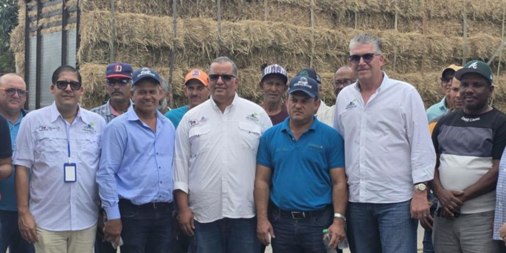 Promegan impulsa el sector ganadero de RD con la entrega de más de 30 mil pacas e insumos