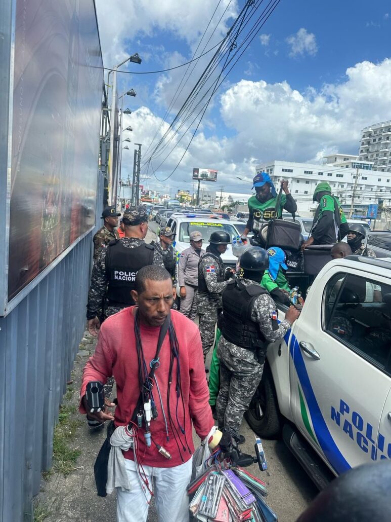 Alcaldia DN y Policía Nacional realizan operativo conjunto para garantizar orden en el Distrito Nacional